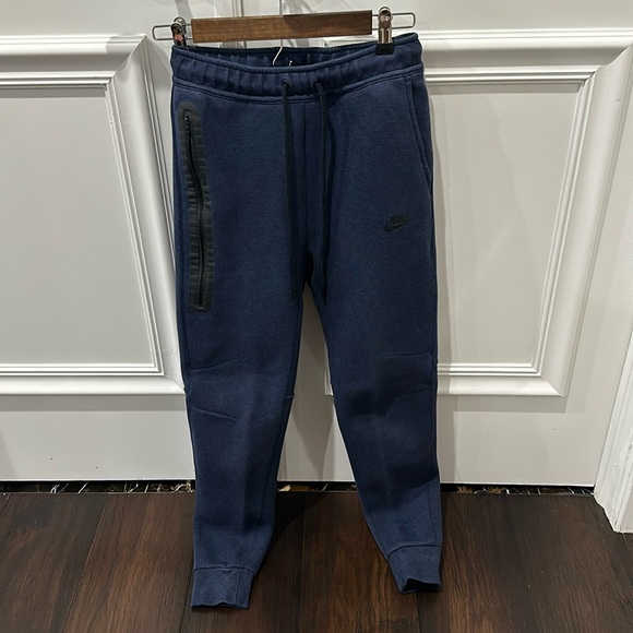 Nike “TECH” Fleece Jogger ADULT XSMALL - Picture 1 of 6
